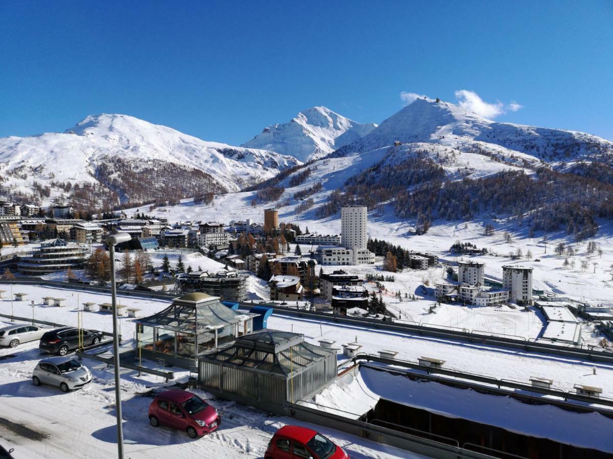 Hostdomus - Panoramic Residence Сестриере Экстерьер фото
